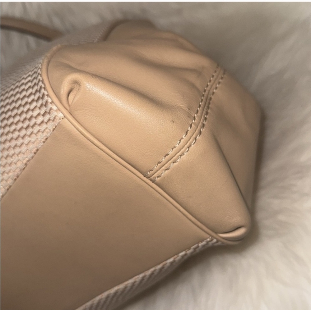 Coach NWOT Elegant Tan Women's Bag - Picture 10 of 13